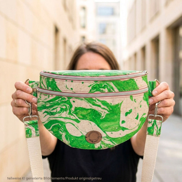 Sling Bag als Crossbag im Bauchtaschen - Style - Handgemacht aus marmoriertem Kork - unverzichtbar schön - responsible handmade design